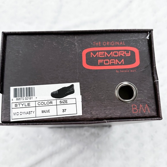 NIB- BERNIE MEV Mid Dynasty Mauve Memory Foam Slip On Sneaker - Picture 9 of 13